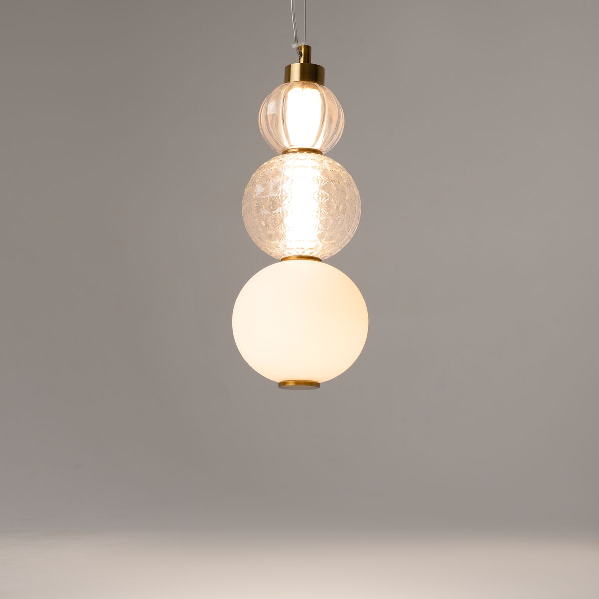 Подвесной светодиодный светильник Maytoni Collar P069PL-L16G3K