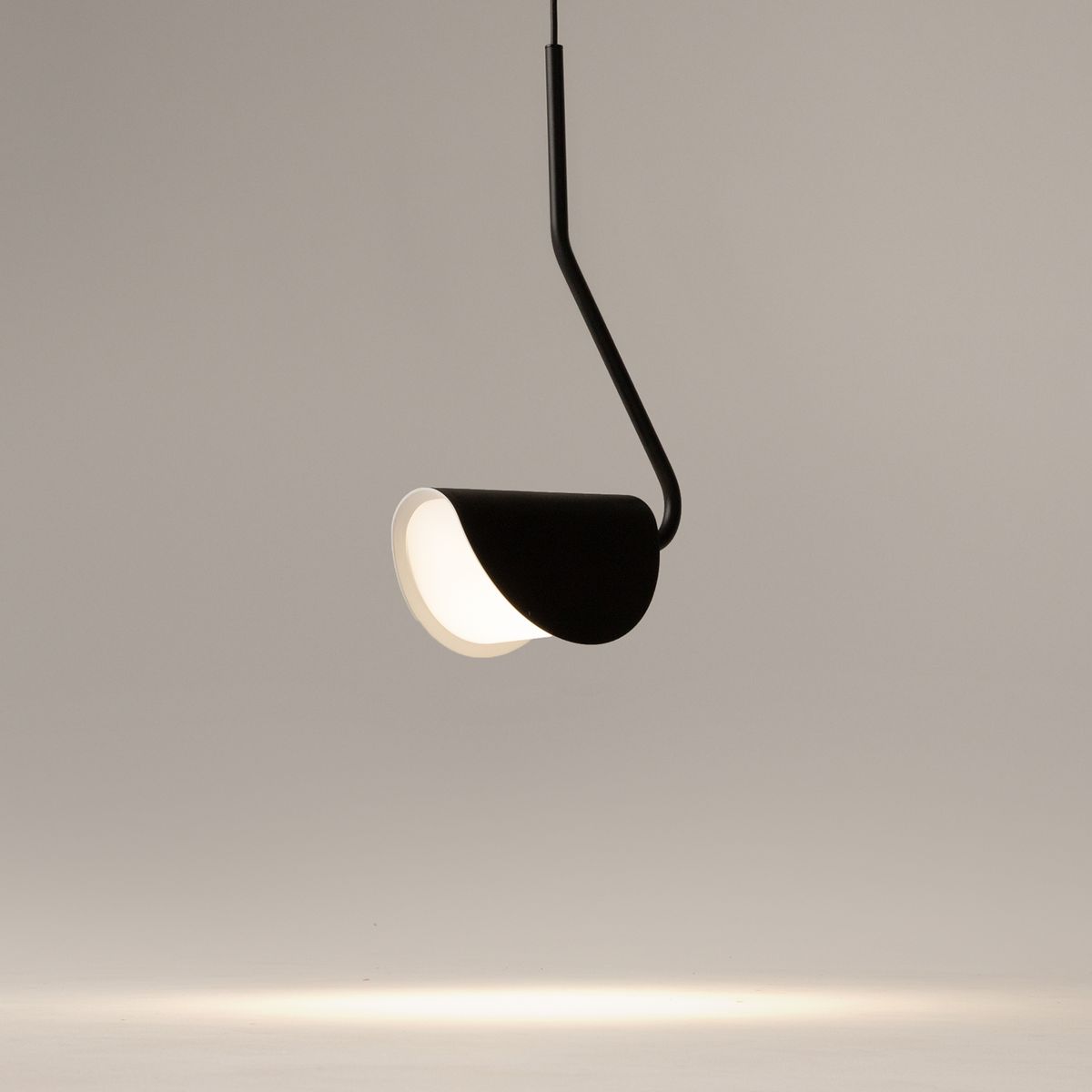 Подвесной светильник Maytoni Technical Mollis MOD126PL-01B