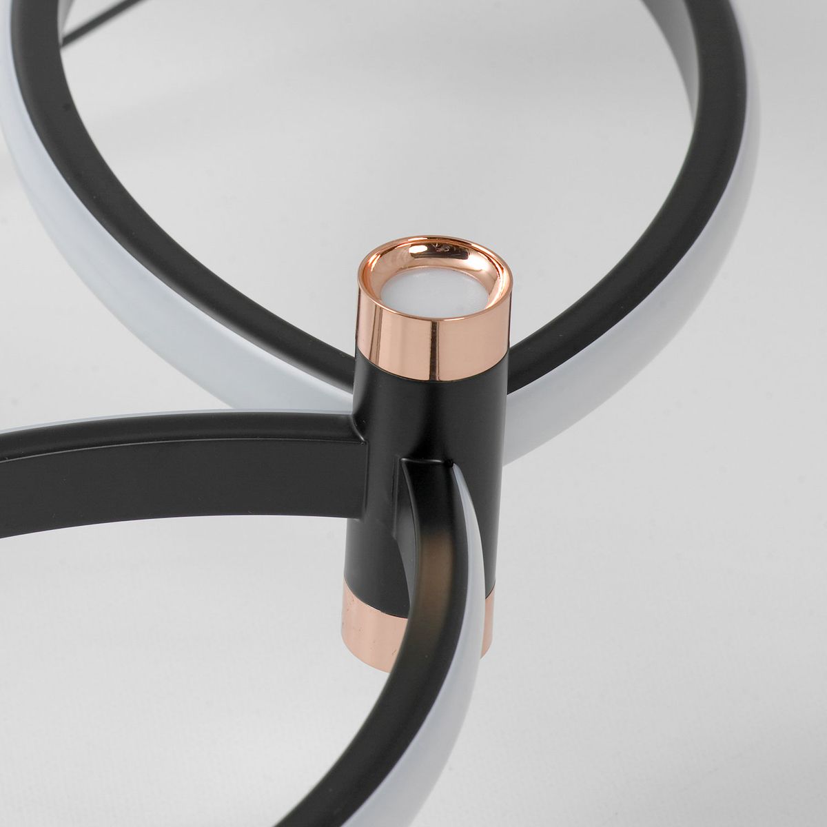 Подвесной светодиодный светильник Lussole Taylor LSP-7211