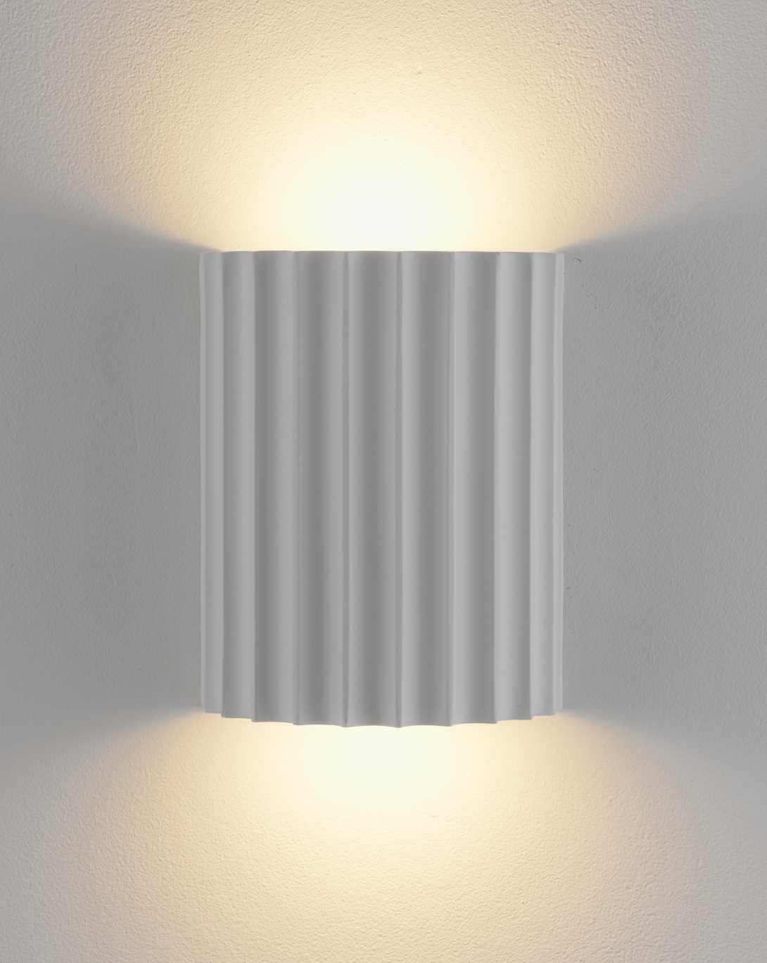 Светильник настенный светодиодный Moderli Bailey V11220-WL