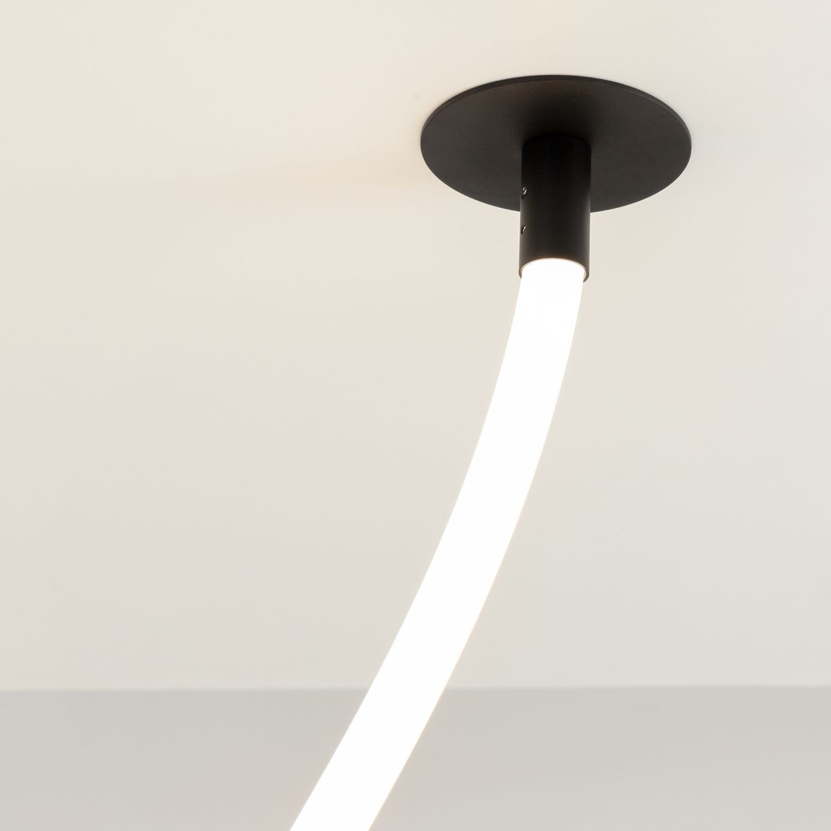 Подвесной светодиодный светильник Maytoni Tau MOD146PL-L40B3K