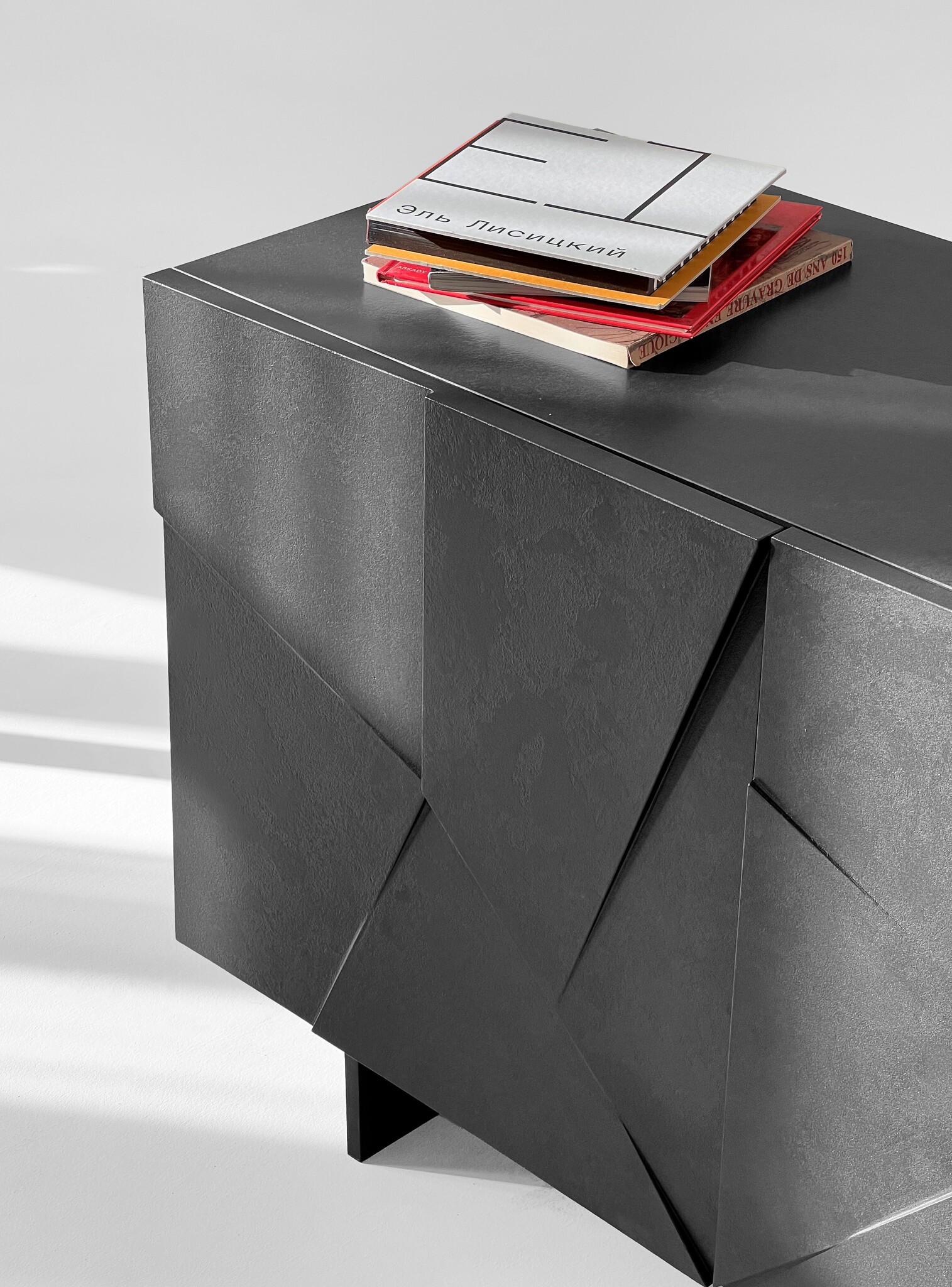 Комод Inter-group Concerte