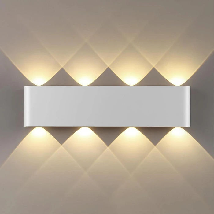 Настенный светильник Odeon Light Magnum Hightech 7192/8WL