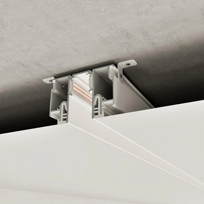 Шинопровод для монтажа в натяжной потолок 2м (CLAMP) Novotech Flum Clamp For Novotech 135325